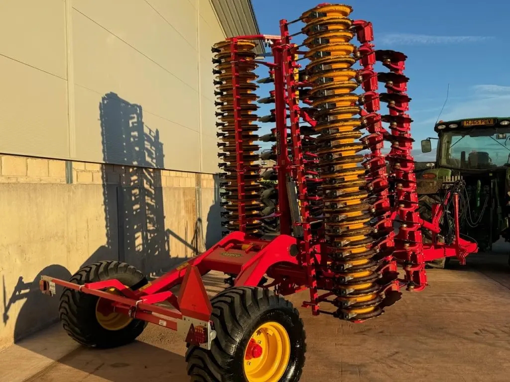 Vaderstad Carrier XT 625