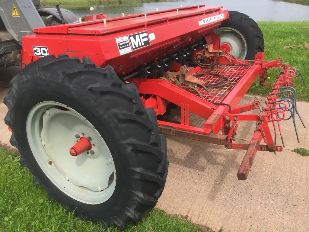 Massey Ferguson 30 drill