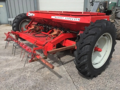 Massey Ferguson 30 drill