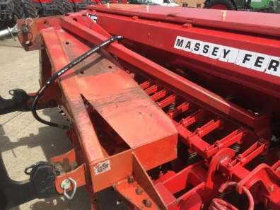 Massey Ferguson 30 drill