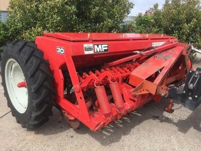 Massey Ferguson 30 drill