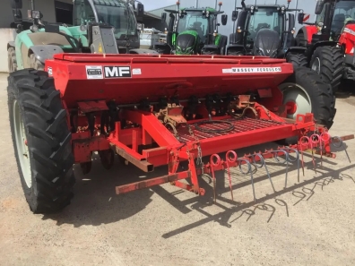Massey Ferguson 30 drill