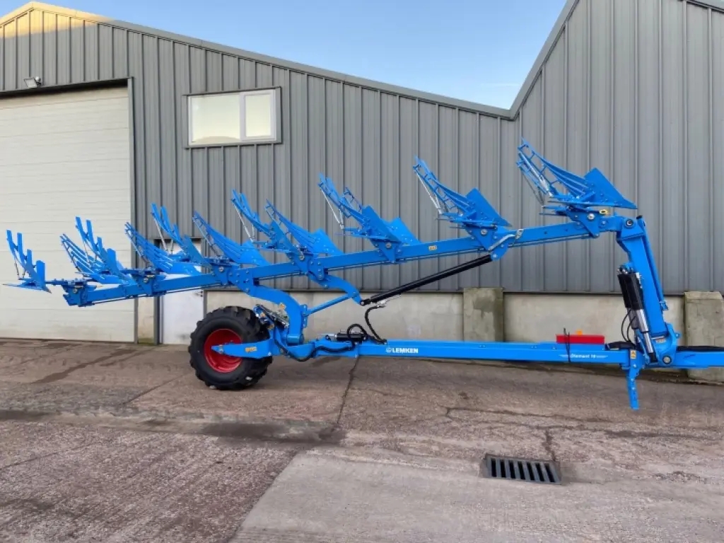 Lemken Diament 16V plough
