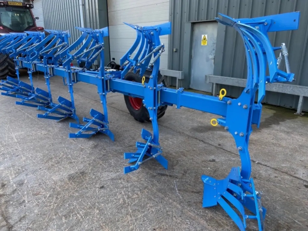 Lemken Diament 16V plough