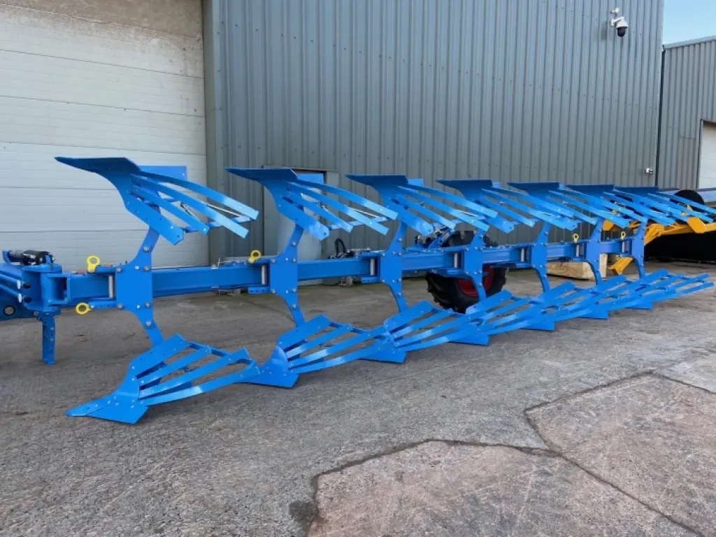 Lemken Diament 16V plough