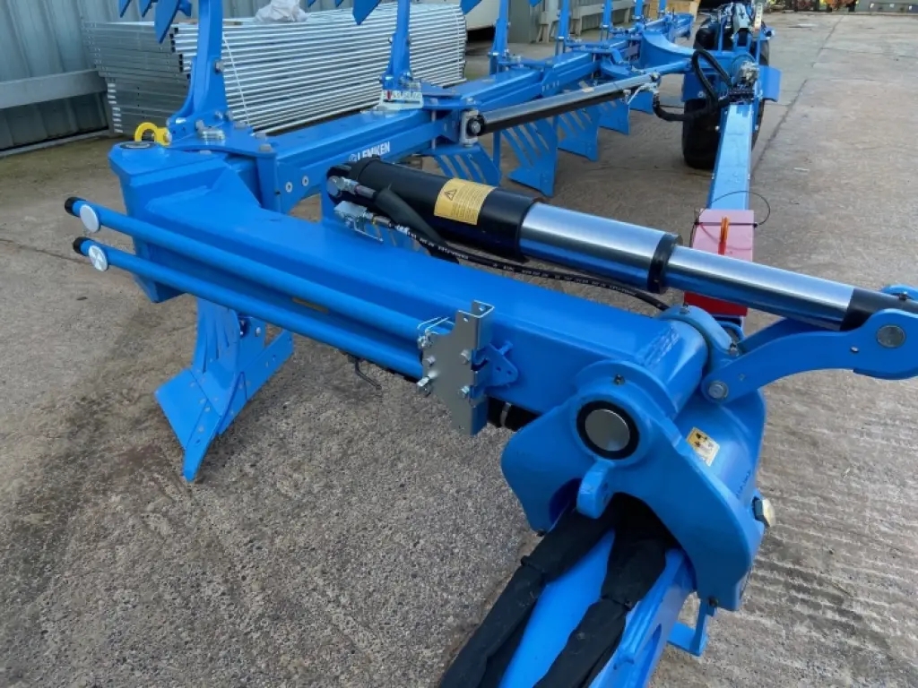 Lemken Diament 16V plough