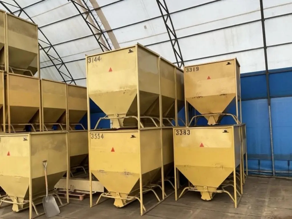 Tote bin