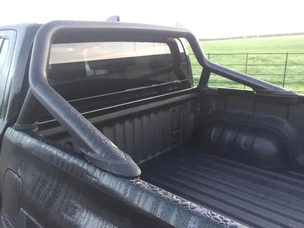 Toyota Hilux GR Sports bar