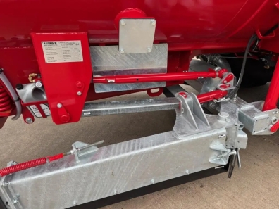 Redrock 3000 Gallon Scraper tanker