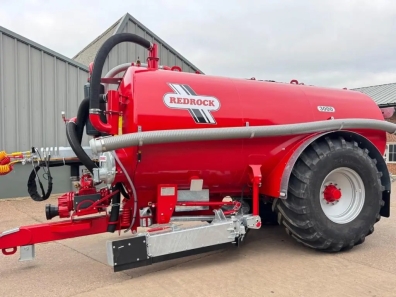 Redrock 3000 Gallon Scraper tanker