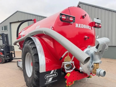 Redrock 3000 Gallon Scraper tanker