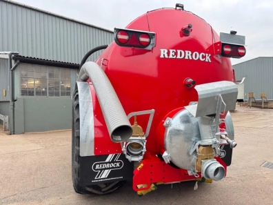 Redrock 3000 Gallon Scraper tanker