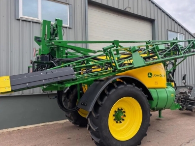John Deere R740i sprayer
