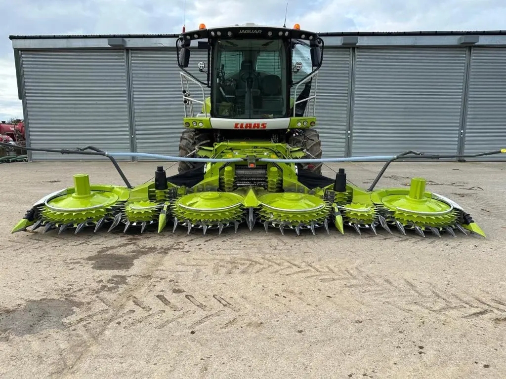Claas Orbis 750 10 row maize header