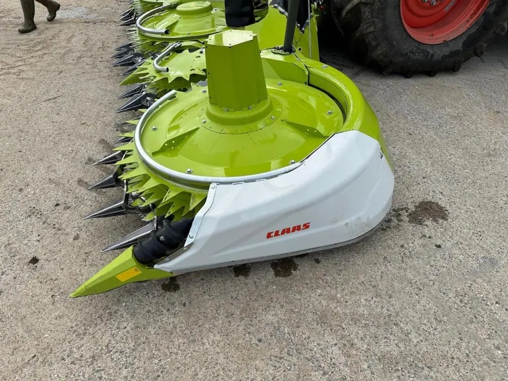 Claas Orbis 750 10 row maize header