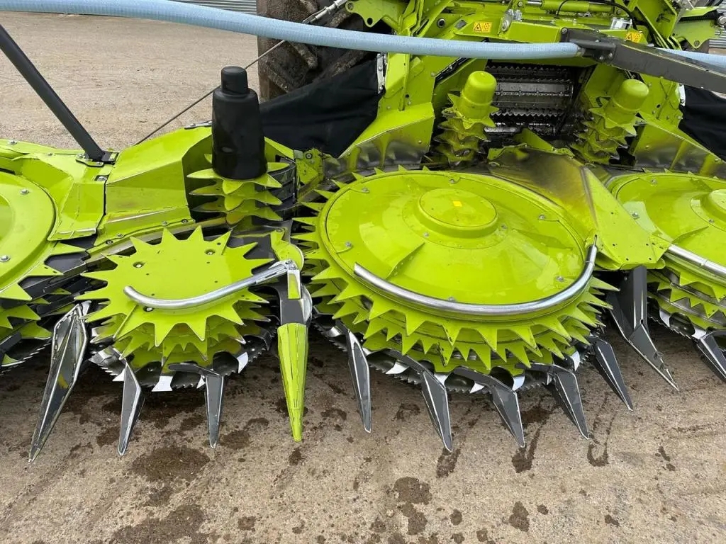 Claas Orbis 750 10 row maize header