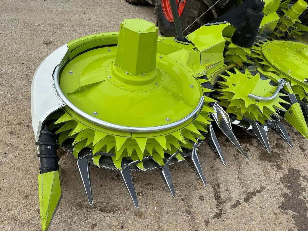 Claas Orbis 750 10 row maize header