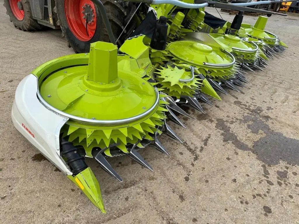 Claas Orbis 750 10 row maize header