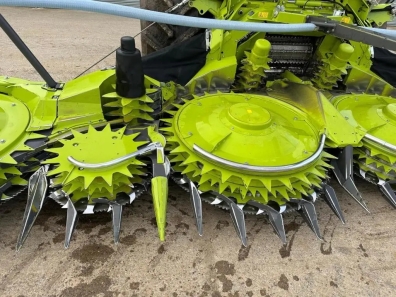 Claas Orbis 750 10 row maize header
