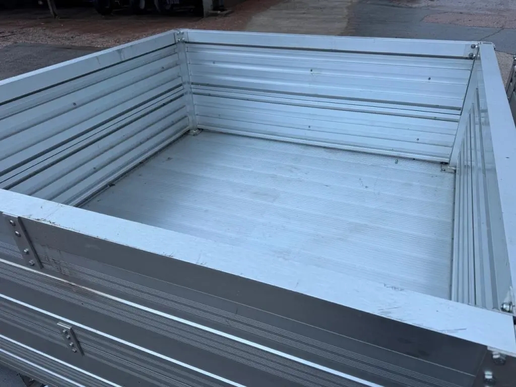 Aluminium drop side body
