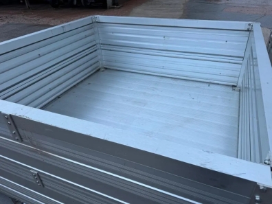 Aluminium drop side body