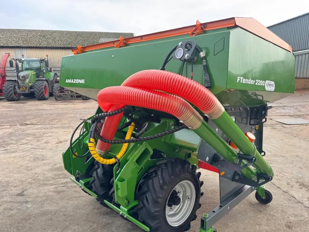 Amazone Avant 6002-2 power harrow drill with FTender 2200 front hopper