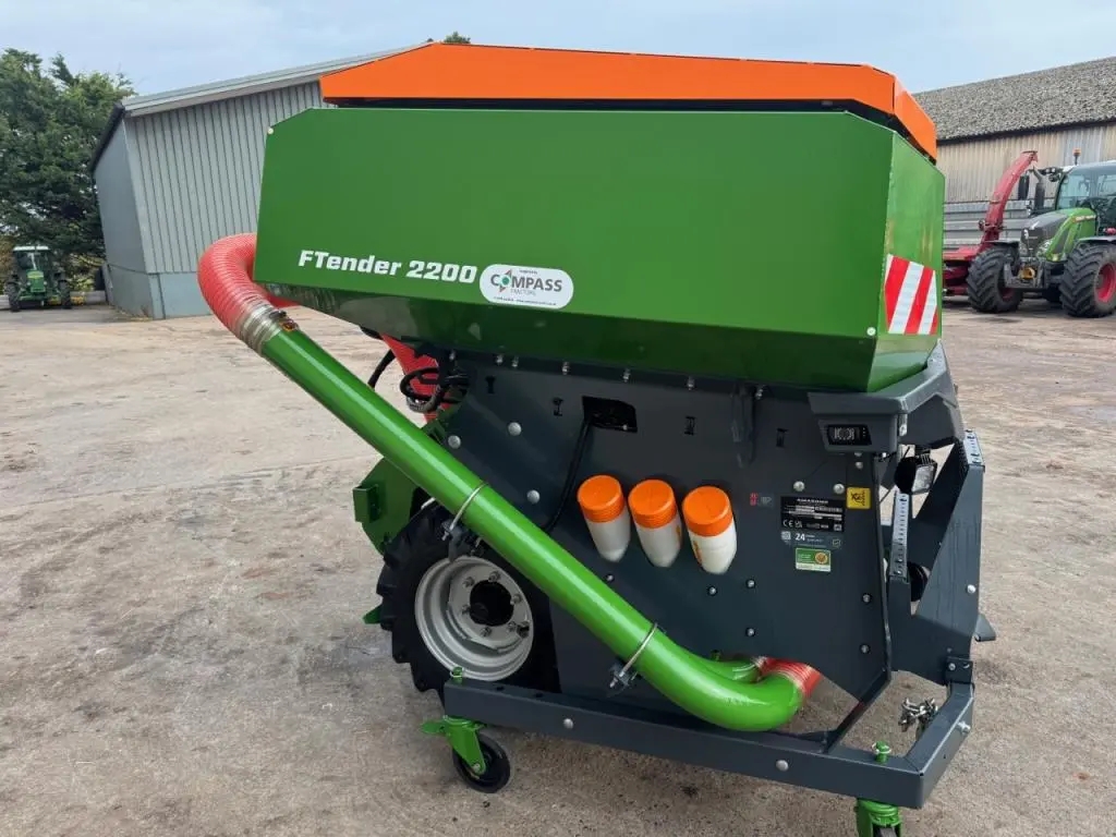 Amazone Avant 6002-2 power harrow drill with FTender 2200 front hopper