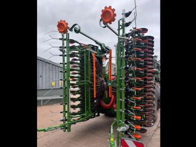 Amazone Avant 6002-2 power harrow drill with FTender 2200 front hopper