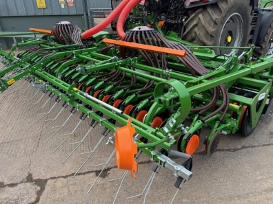 Amazone Avant 6002-2 power harrow drill with FTender 2200 front hopper