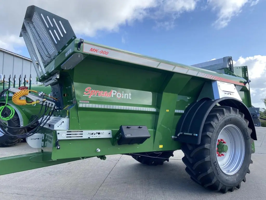 SpreadPoint MK-900 10 ton rear discharge
