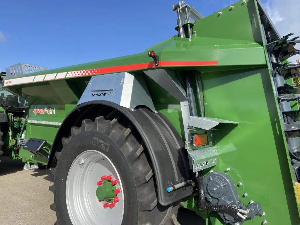 SpreadPoint MK-900 10 ton rear discharge