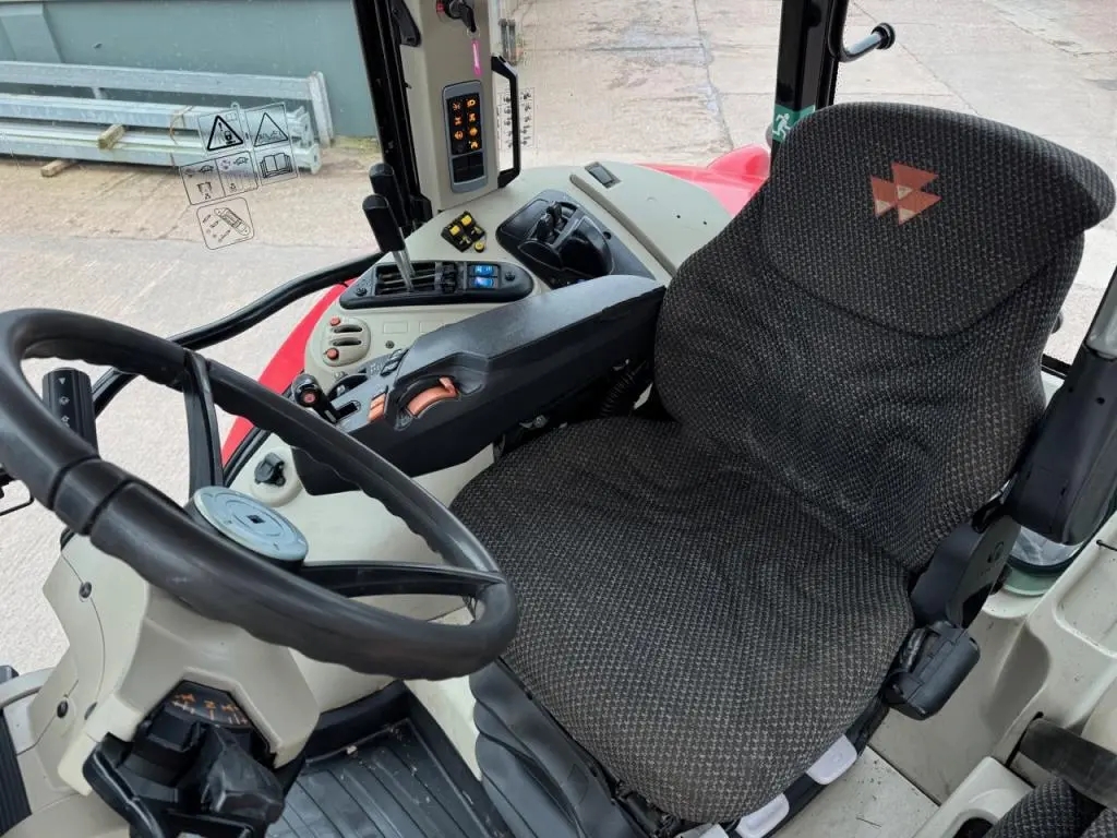 Massey Ferguson 7724S Efficient