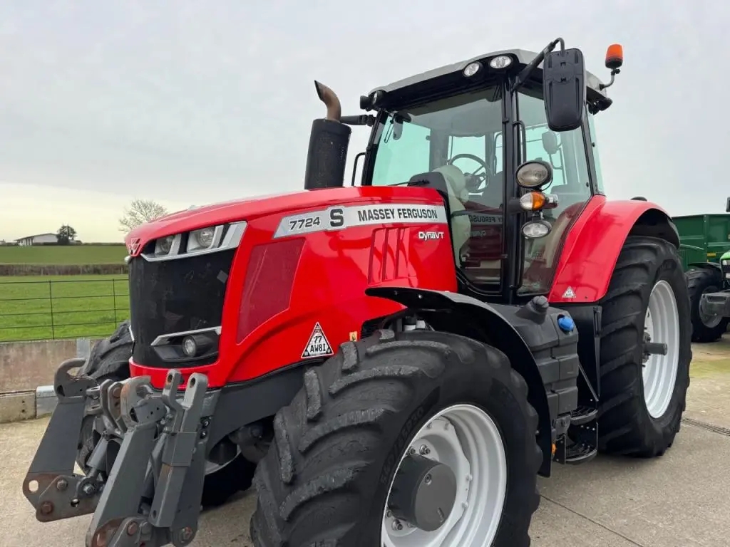 Massey Ferguson 7724S Efficient