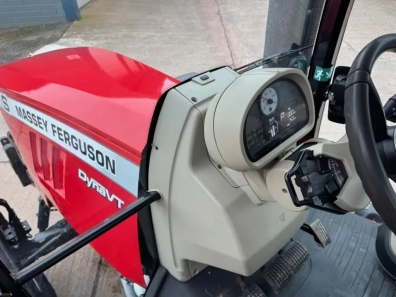 Massey Ferguson 7724S Efficient