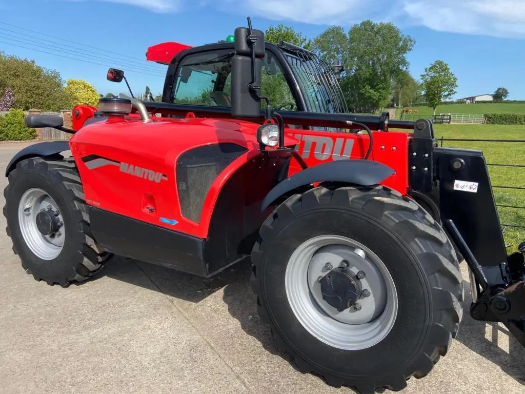 Manitou MT933 telehandler