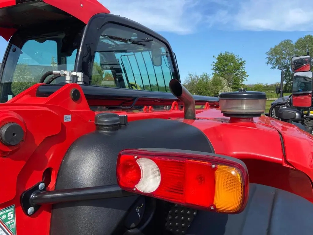 Manitou MT933 telehandler