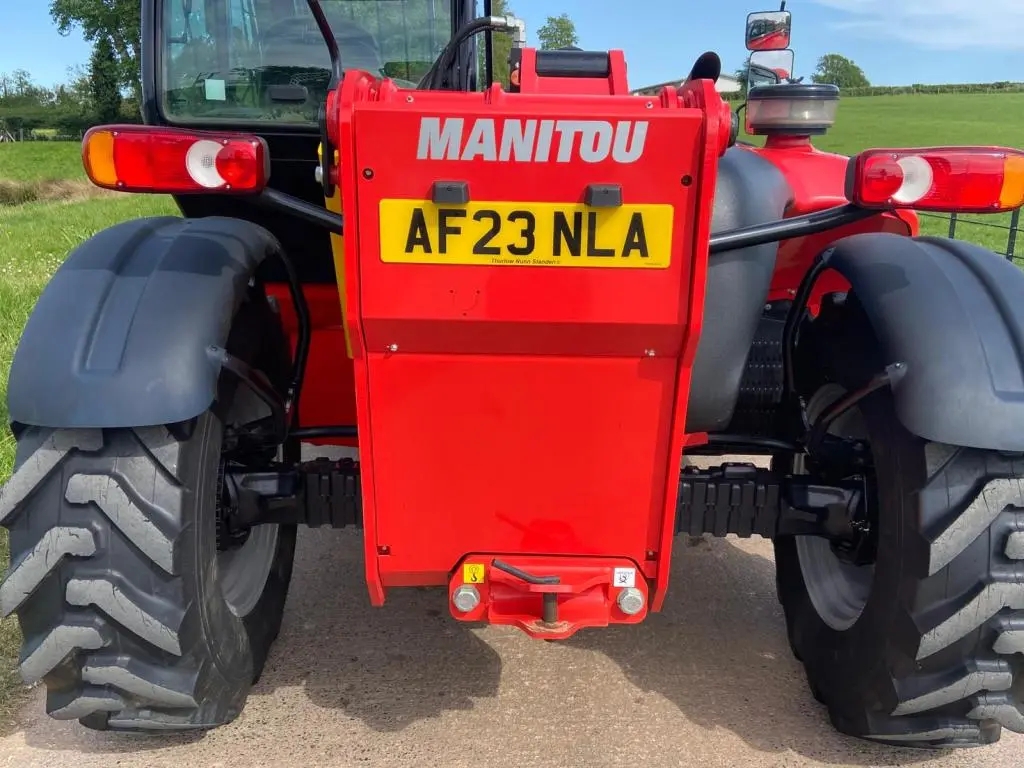 Manitou MT933 telehandler