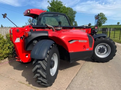 Manitou MT933 telehandler