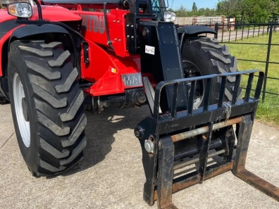 Manitou MT933 telehandler