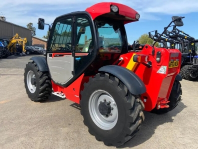 Manitou MT933 telehandler