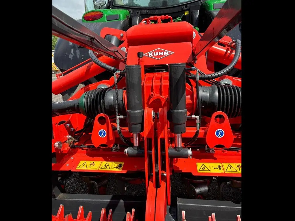 Kuhn HR 5030 R 5 Metre power harrow