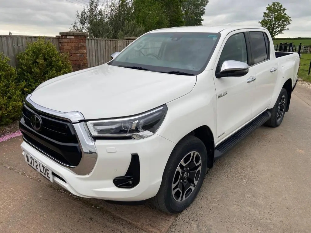 Toyota Hilux Invincible 2.4 diesel