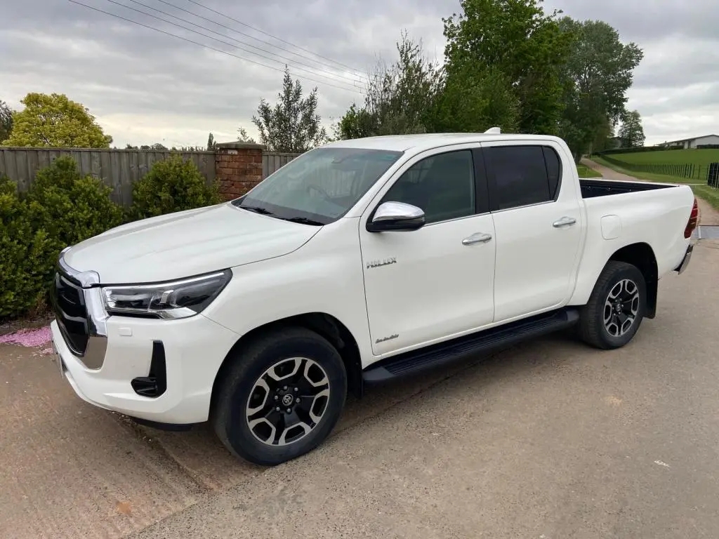 Toyota Hilux Invincible 2.4 diesel