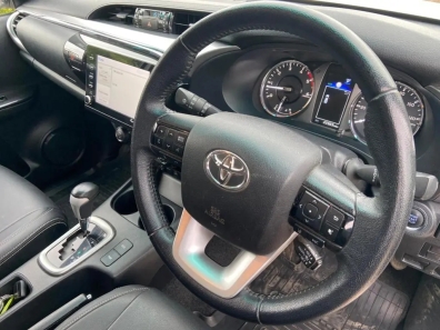 Toyota Hilux Invincible 2.4 diesel