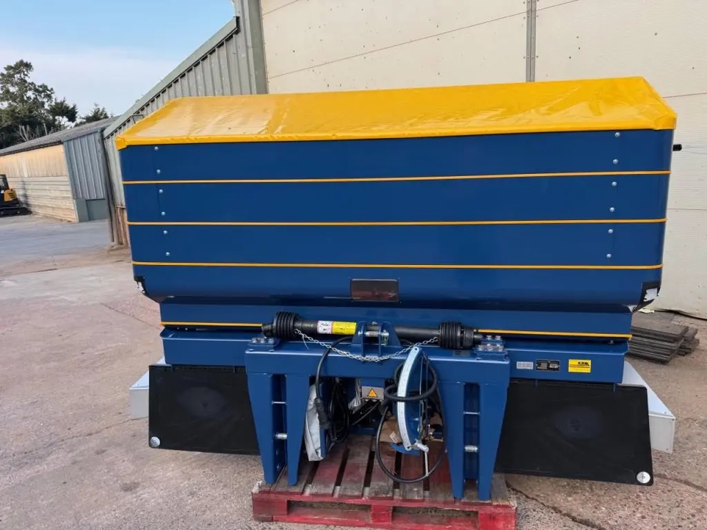 KRM Bogballe M33W fertiliser spinner
