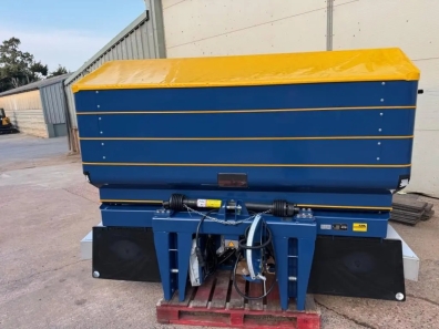 KRM Bogballe M33W fertiliser spinner