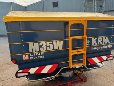 KRM Bogballe M33W fertiliser spinner