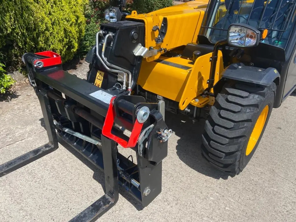 JCB 525-60 Hi-Viz telescopic