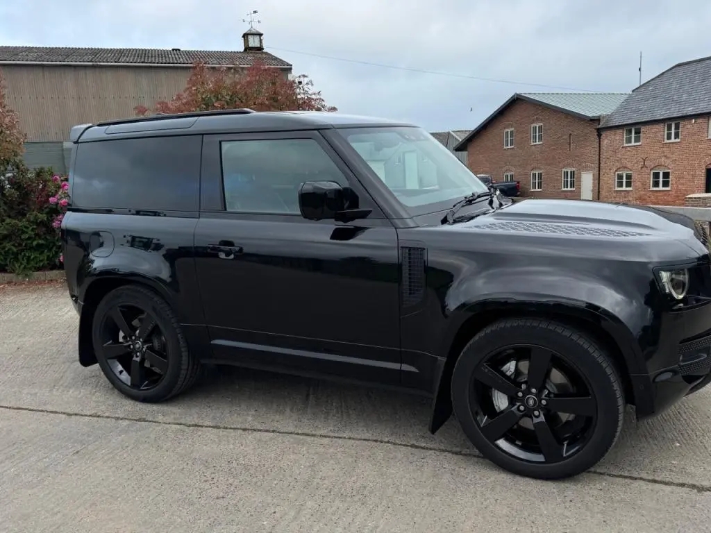 Land Rover Defender 90 HSE X-Dynamic D350 diesel