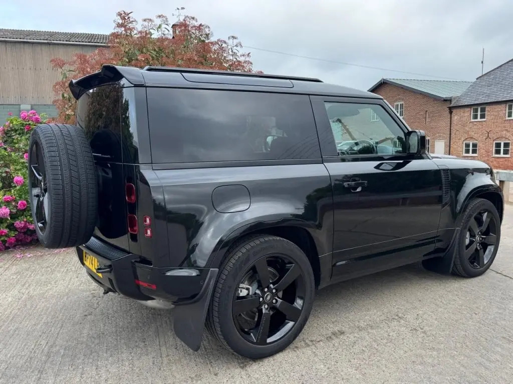 Land Rover Defender 90 HSE X-Dynamic D350 diesel